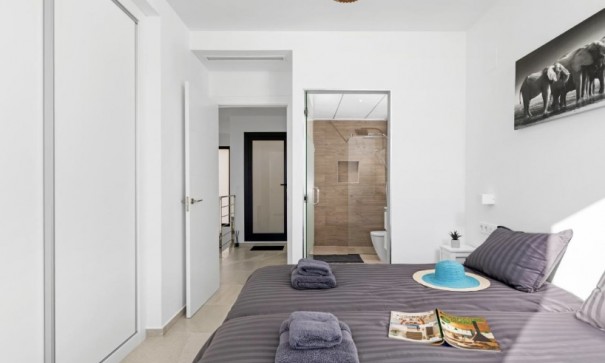 Resale - Freistehende Villa -
San Miguel de Salinas