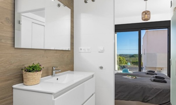 Resale - Freistehende Villa -
San Miguel de Salinas