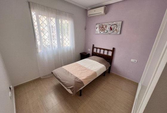 Herverkoop - Halfvrijstaande villa -
Los Montesinos - Urbanizacion montesol