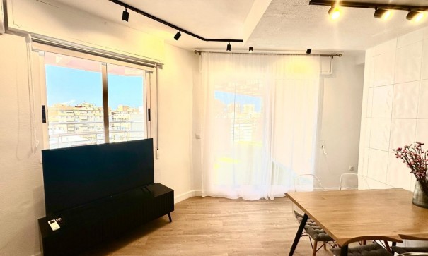 Sale - Apartment Flat -
Torrevieja - Centro