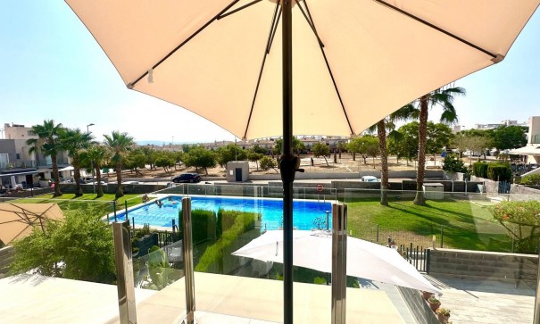 Återförsäljning - Radhus -
Torrevieja - Aguas Nuevas