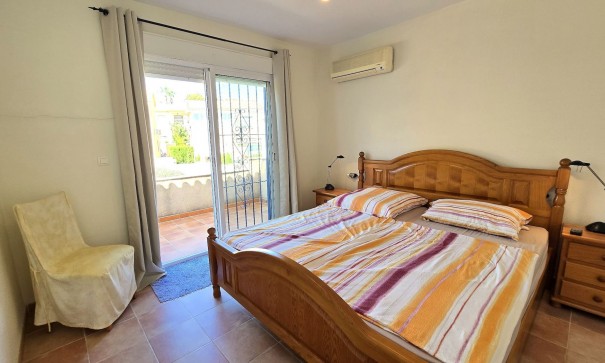 Venta - Chalet Independiente -
Orihuela Costa