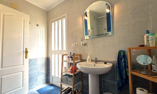 Venta - Chalet Independiente -
Orihuela Costa