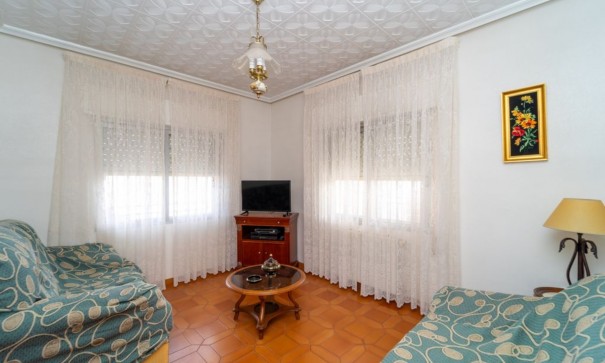 Resale - Freistehende Villa -
Salinas