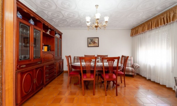 Resale - Freistehende Villa -
Salinas