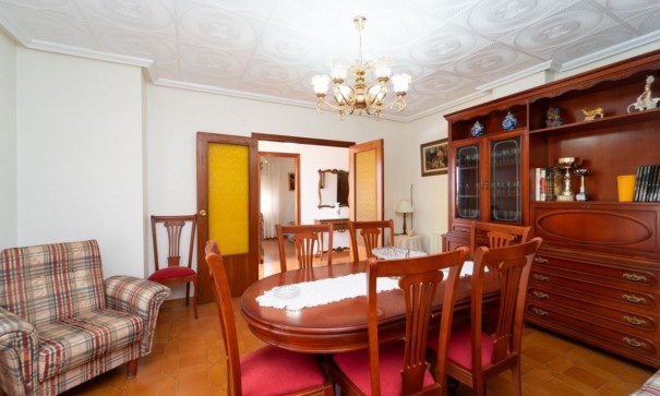 Resale - Freistehende Villa -
Salinas