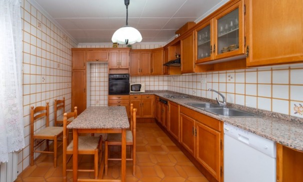 Resale - Freistehende Villa -
Salinas