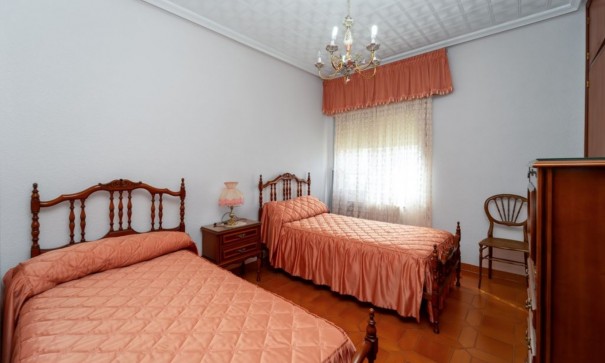 Resale - Freistehende Villa -
Salinas