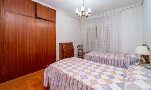 Resale - Freistehende Villa -
Salinas