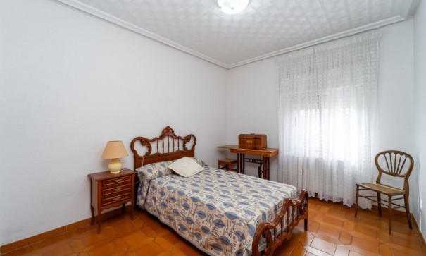 Resale - Freistehende Villa -
Salinas