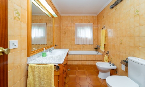 Resale - Freistehende Villa -
Salinas