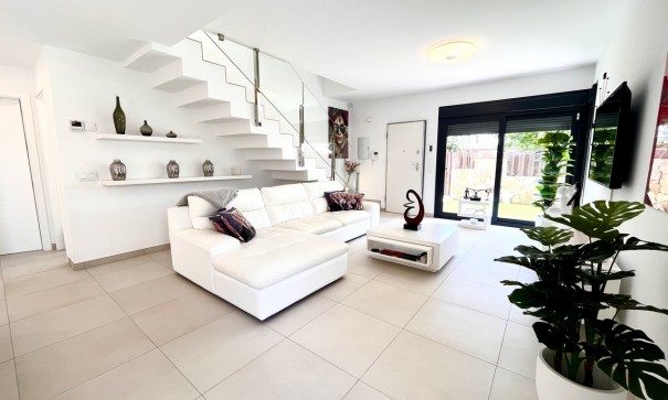 Sale - Detached Villa -
Torre de la Horadada