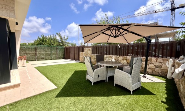 Sale - Detached Villa -
Torre de la Horadada