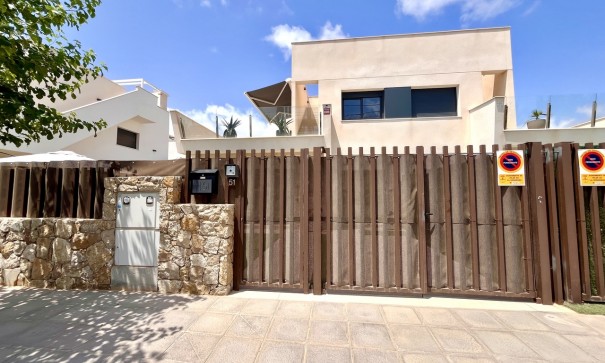 Sale - Detached Villa -
Torre de la Horadada