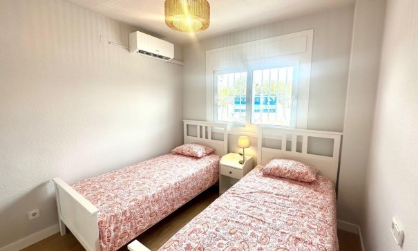 Revente - Appartement -
Orihuela Costa - Campoamor