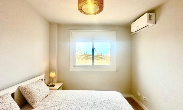 Revente - Appartement -
Orihuela Costa - Campoamor