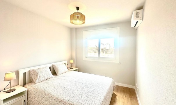 Revente - Appartement -
Orihuela Costa - Campoamor