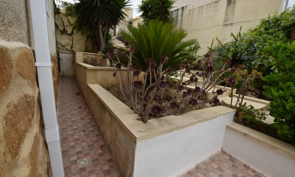 Sale - Detached Villa -
Algorfa - Montemar