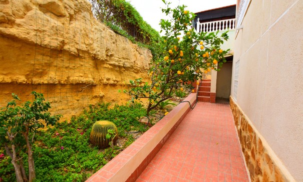 Sale - Detached Villa -
Algorfa - Montemar