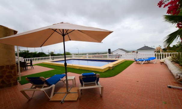 Sale - Detached Villa -
Algorfa - Montemar