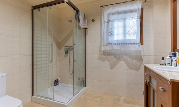 Venta - Chalet Independiente -
Los Montesinos - La Herrada