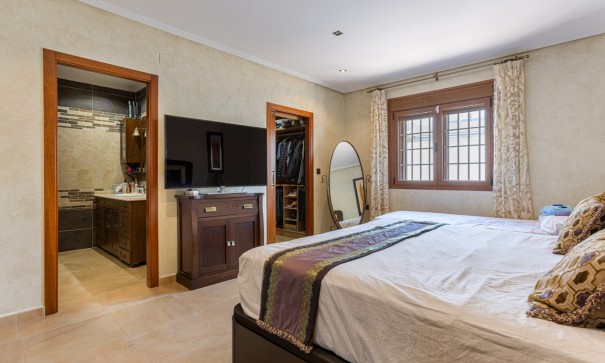 Venta - Chalet Independiente -
Los Montesinos - La Herrada