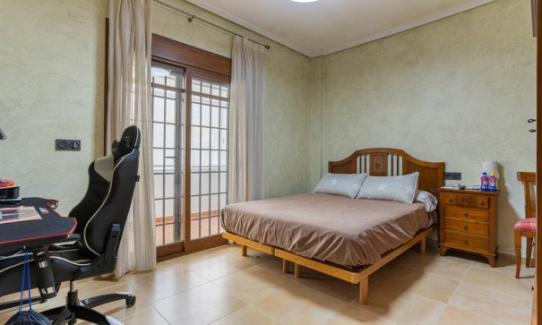 Venta - Chalet Independiente -
Los Montesinos - La Herrada