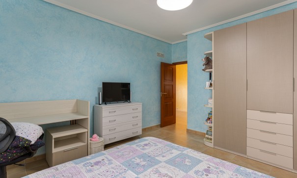 Venta - Chalet Independiente -
Los Montesinos - La Herrada