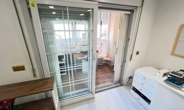 Revente - Appartement -
Torrevieja - torrevieja