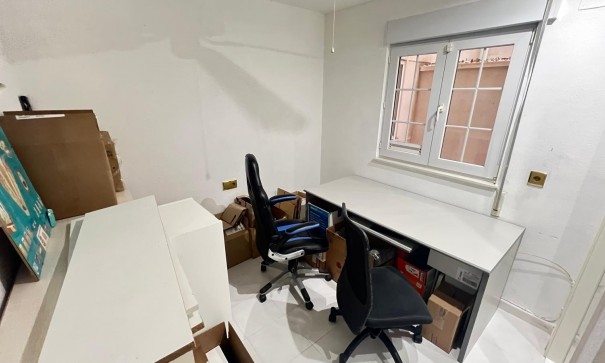 Revente - Appartement -
Torrevieja - torrevieja