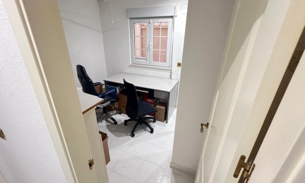 Revente - Appartement -
Torrevieja - torrevieja