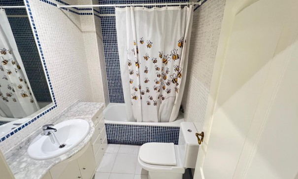 Revente - Appartement -
Torrevieja - torrevieja