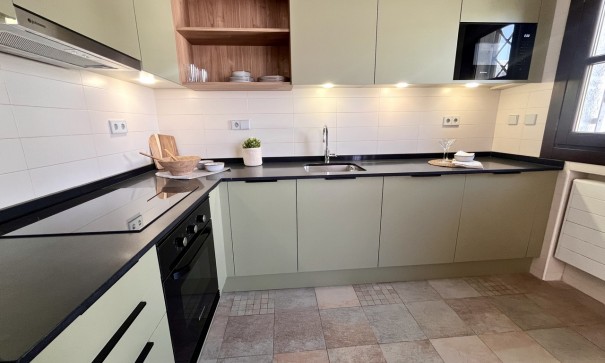 Venta - Casa de pueblo -
Sucina