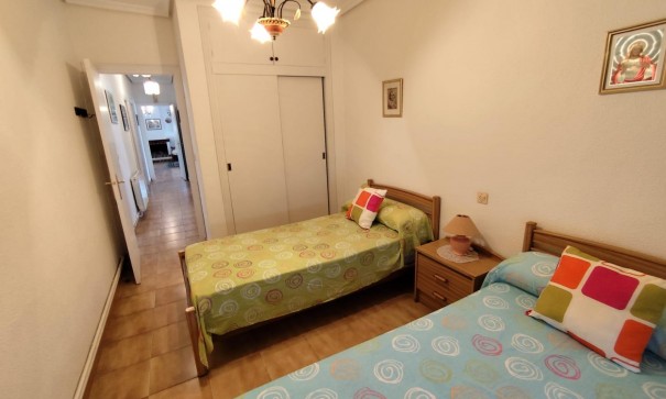 Återförsäljning - Fristående villa -
Torrevieja - Estacion de autobuses