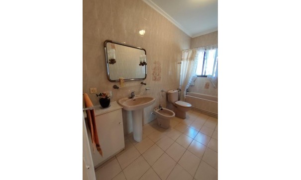 Återförsäljning - Fristående villa -
Torrevieja - Estacion de autobuses