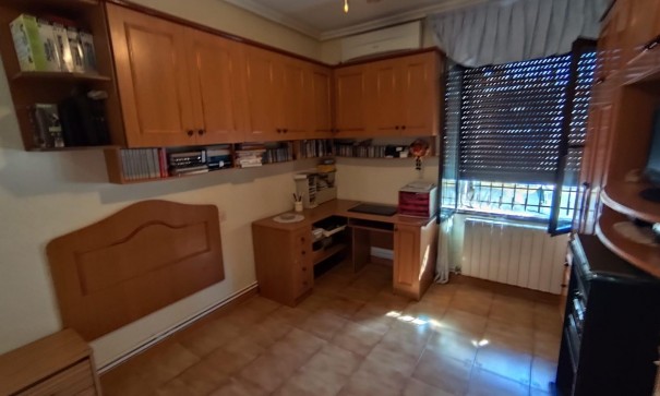 Återförsäljning - Fristående villa -
Torrevieja - Estacion de autobuses