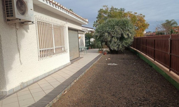 Resale - Freistehende Villa -
Orihuela Costa - Campoamor