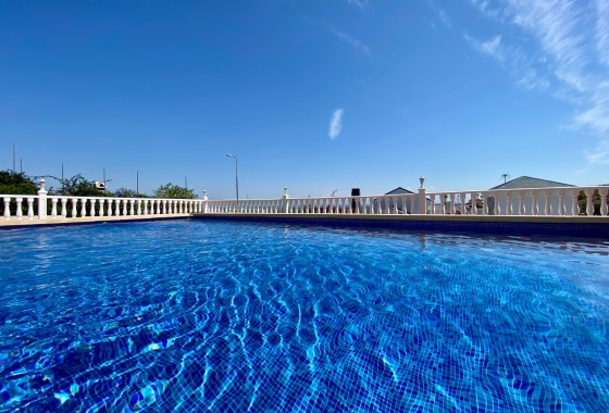 Herverkoop - Vrijstaande Villa -
Algorfa - Lomas de la Juliana