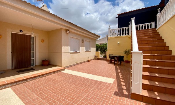 Sale - Detached Villa -
Algorfa - Lomas de la Juliana