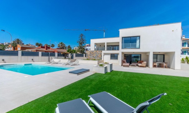 Sale - Detached Villa -
Torrevieja - La veleta