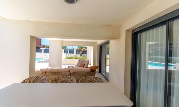 Sale - Detached Villa -
Torrevieja - La veleta