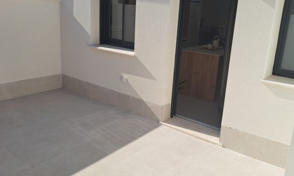 Venta - Villa adosada -
Cox