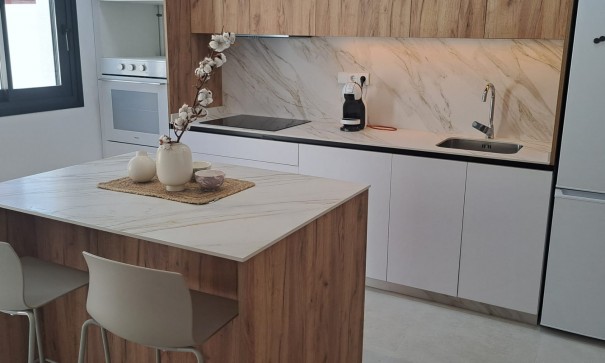 Venta - Villa adosada -
Cox