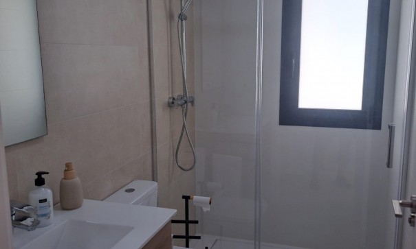 Venta - Villa adosada -
Cox