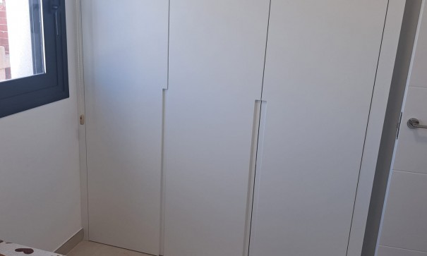 Venta - Villa adosada -
Cox