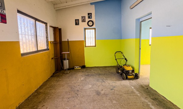 Herverkoop - Finca Landelijk pand -
Orihuela