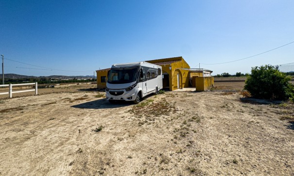Herverkoop - Finca Landelijk pand -
Orihuela