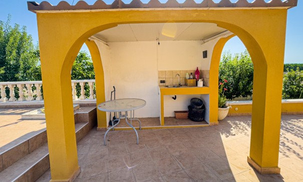 Herverkoop - Finca Landelijk pand -
Orihuela