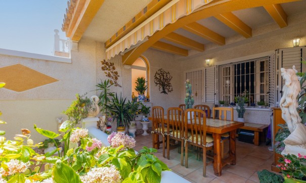 Återförsäljning - Fristående villa -
Torrevieja - Zona los Frutales