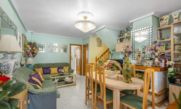 Återförsäljning - Fristående villa -
Torrevieja - Zona los Frutales